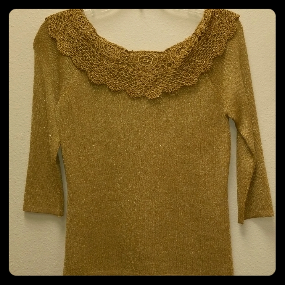 Joseph A size M VGUC sparkly gold top